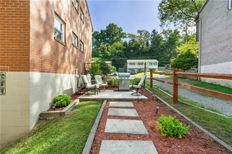 1513 Sugarloaf Dr