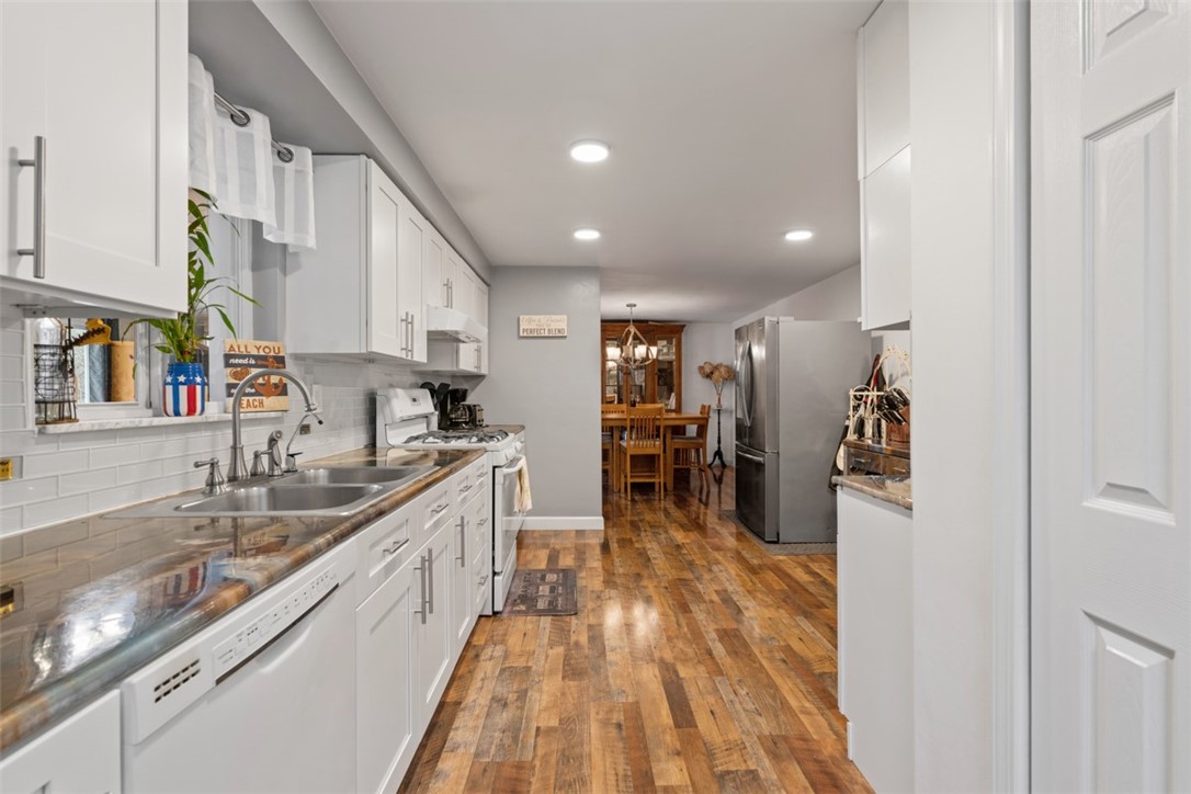 1513 Sugarloaf Dr