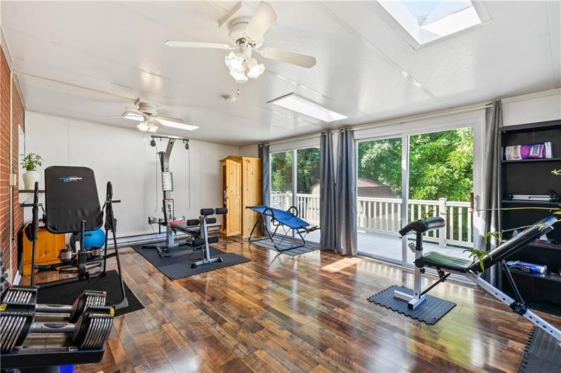 1513 Sugarloaf Dr