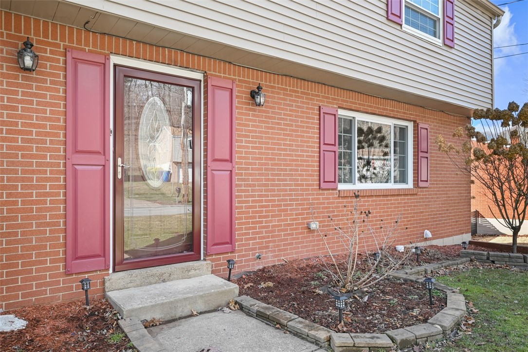 1513 Sugarloaf Dr