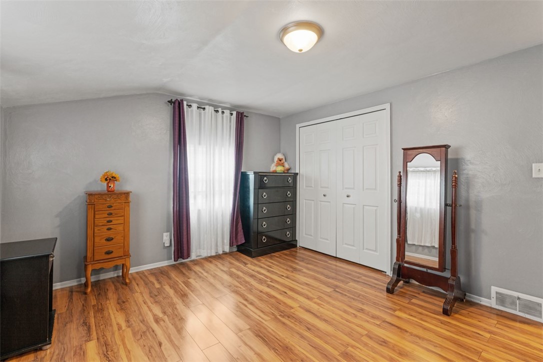 1513 Sugarloaf Dr