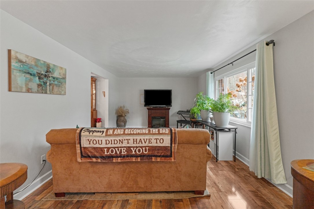 1513 Sugarloaf Dr