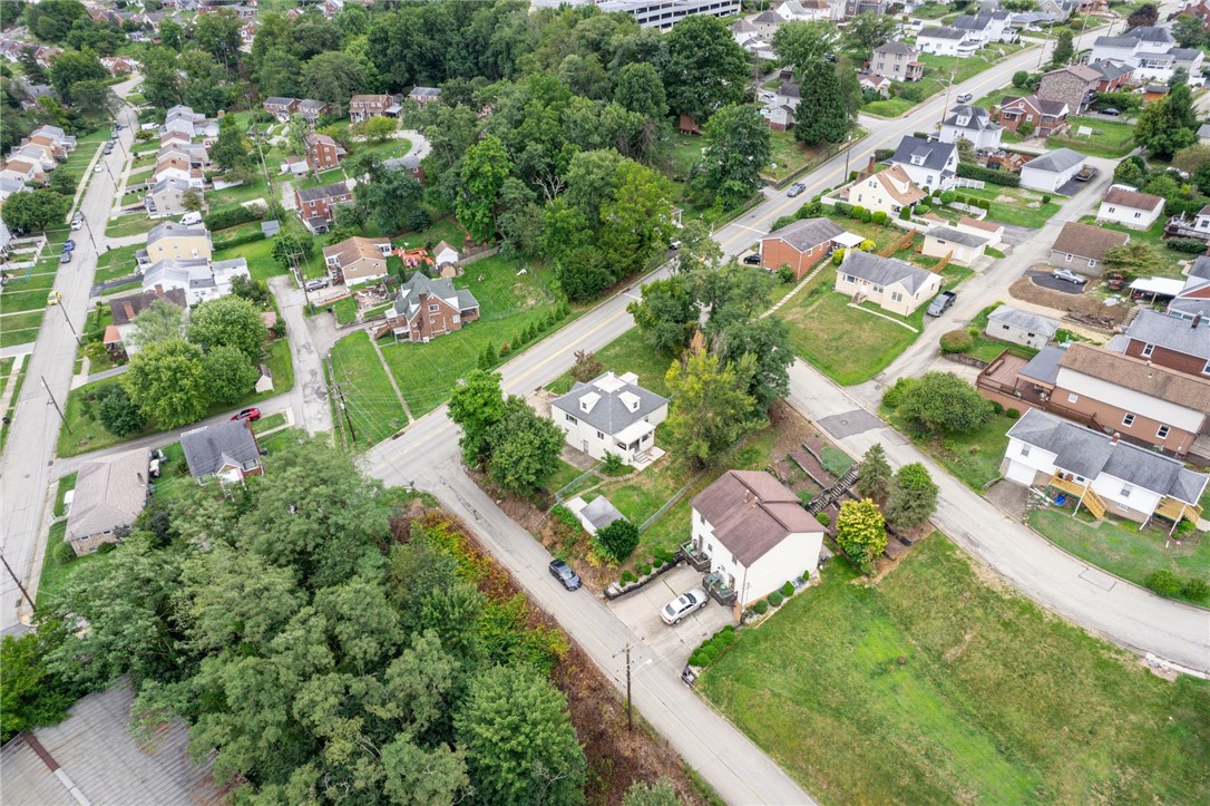 301 Lewis Ave