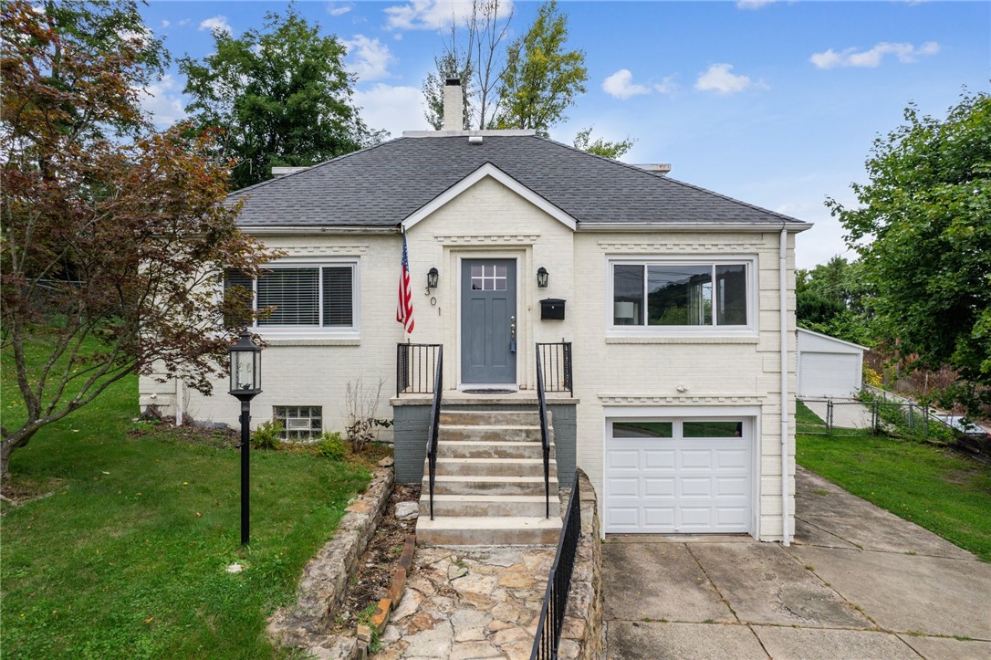 301 Lewis Ave