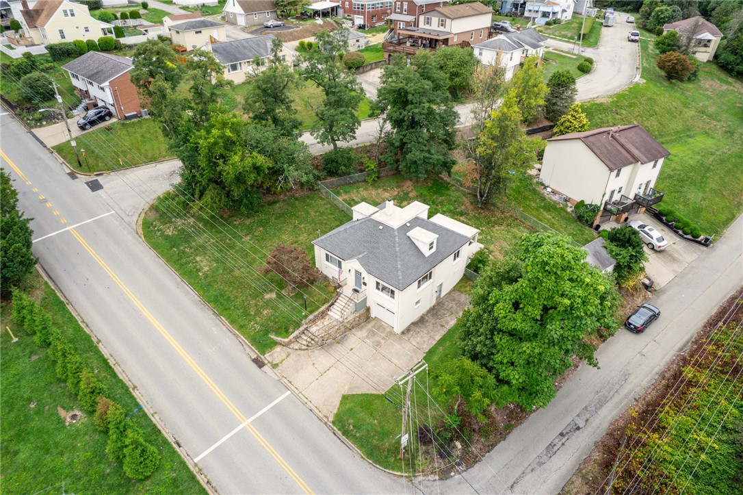301 Lewis Ave