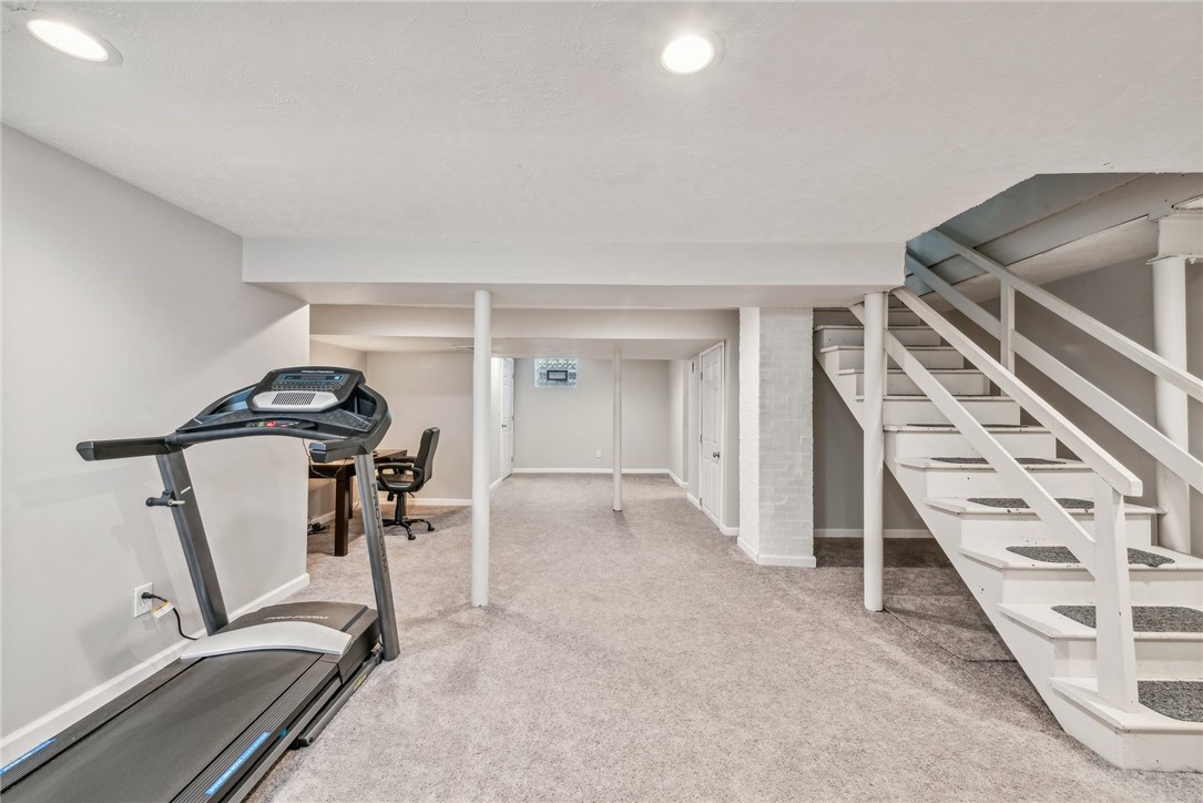 301 Lewis Ave