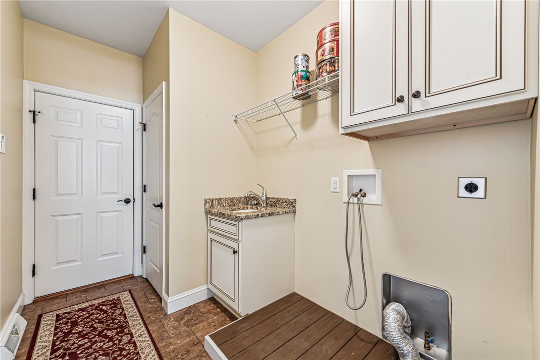 112 Redmond Ct