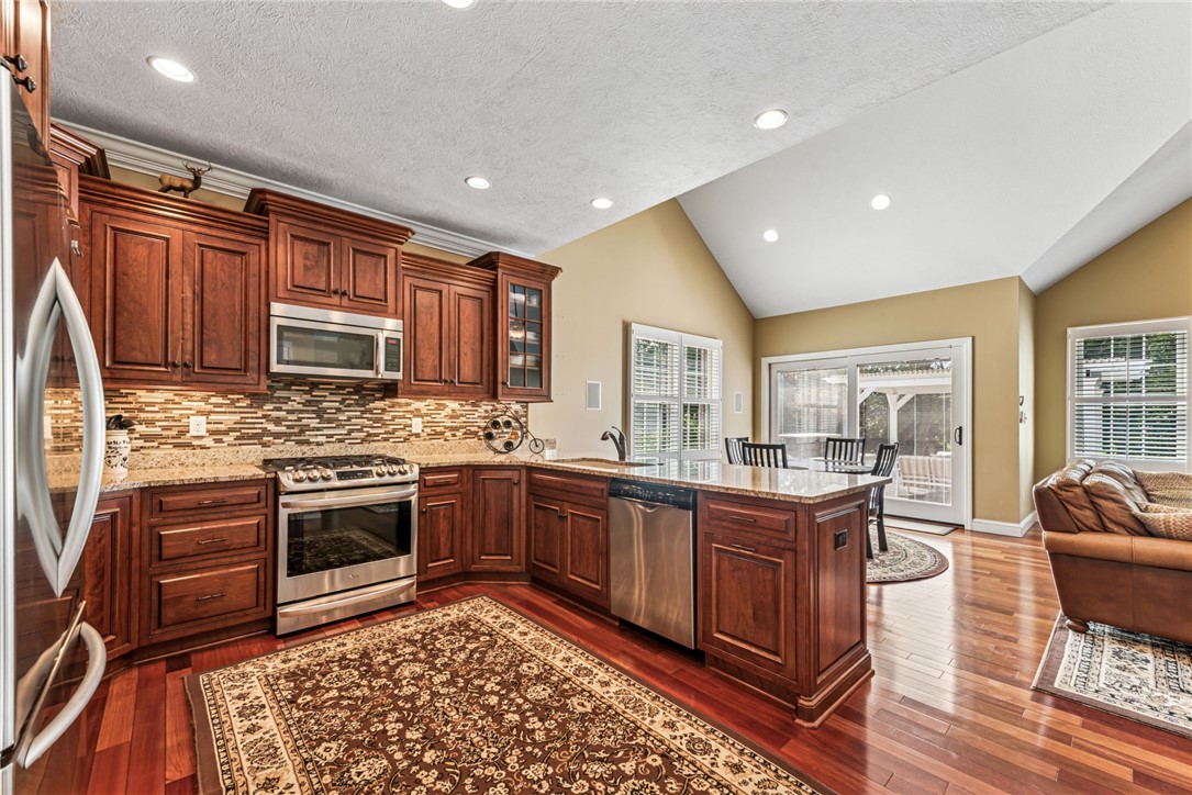 112 Redmond Ct