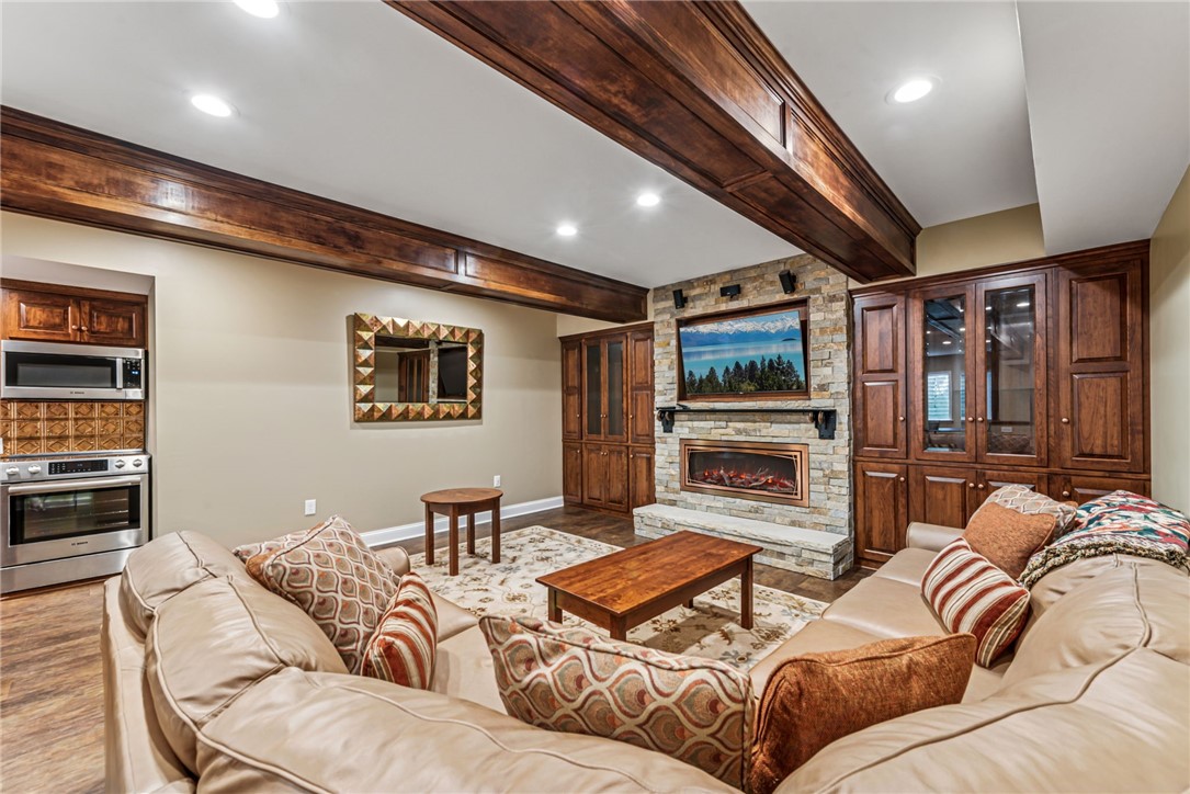 112 Redmond Ct