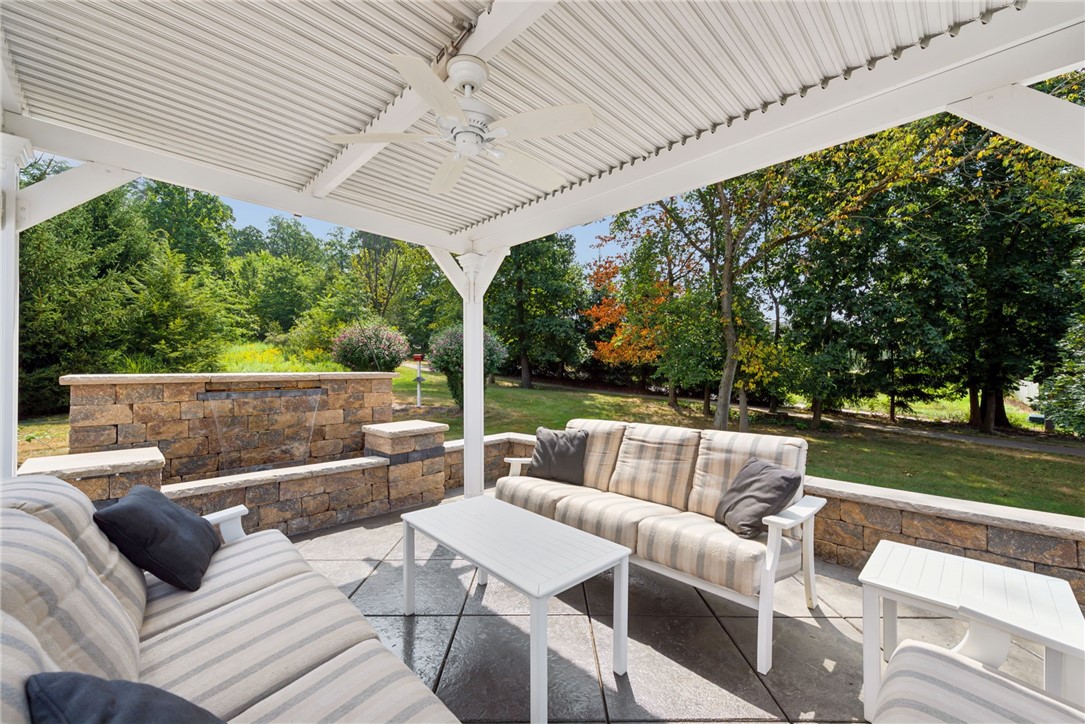 112 Redmond Ct