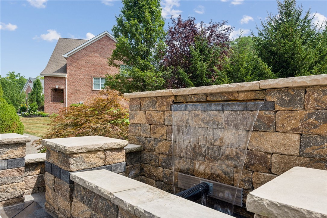 112 Redmond Ct