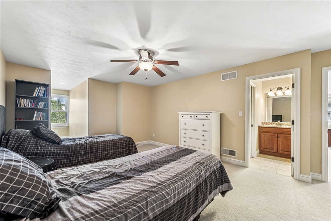 112 Redmond Ct