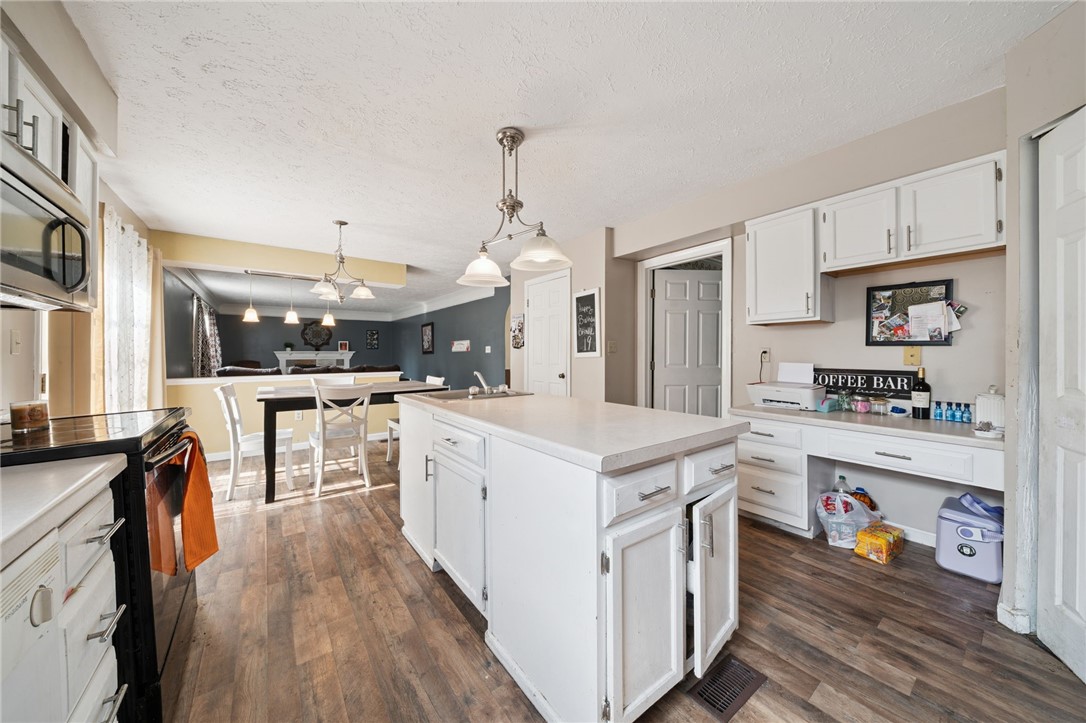 232 Carriage Blvd