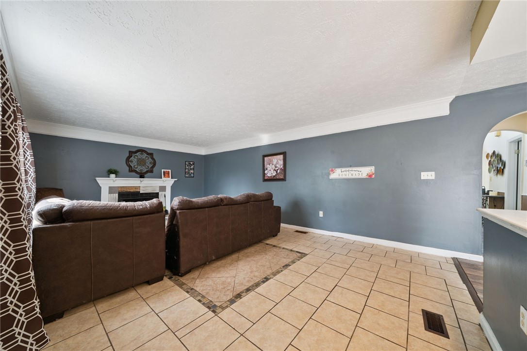 232 Carriage Blvd