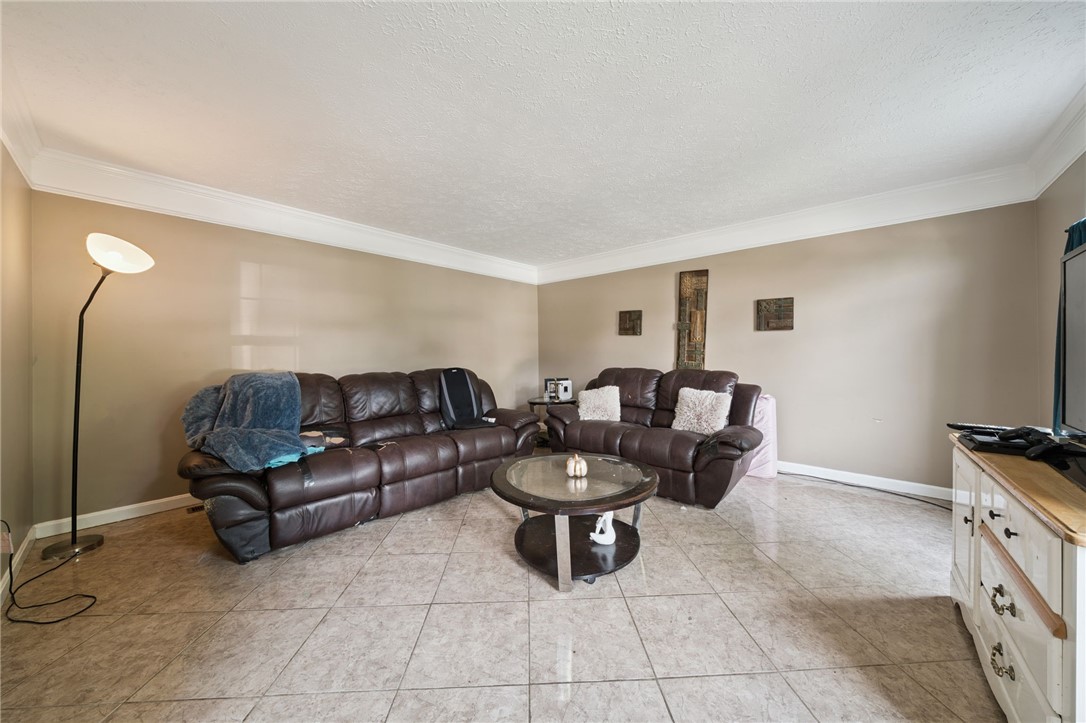 232 Carriage Blvd