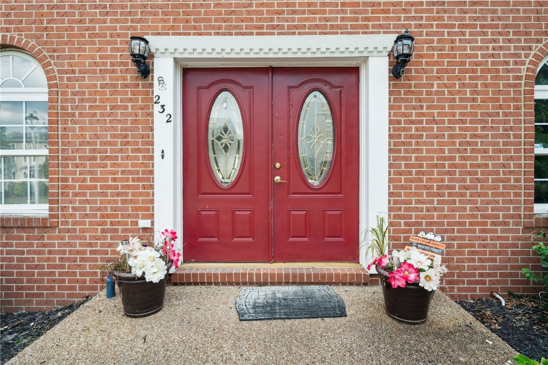 232 Carriage Blvd