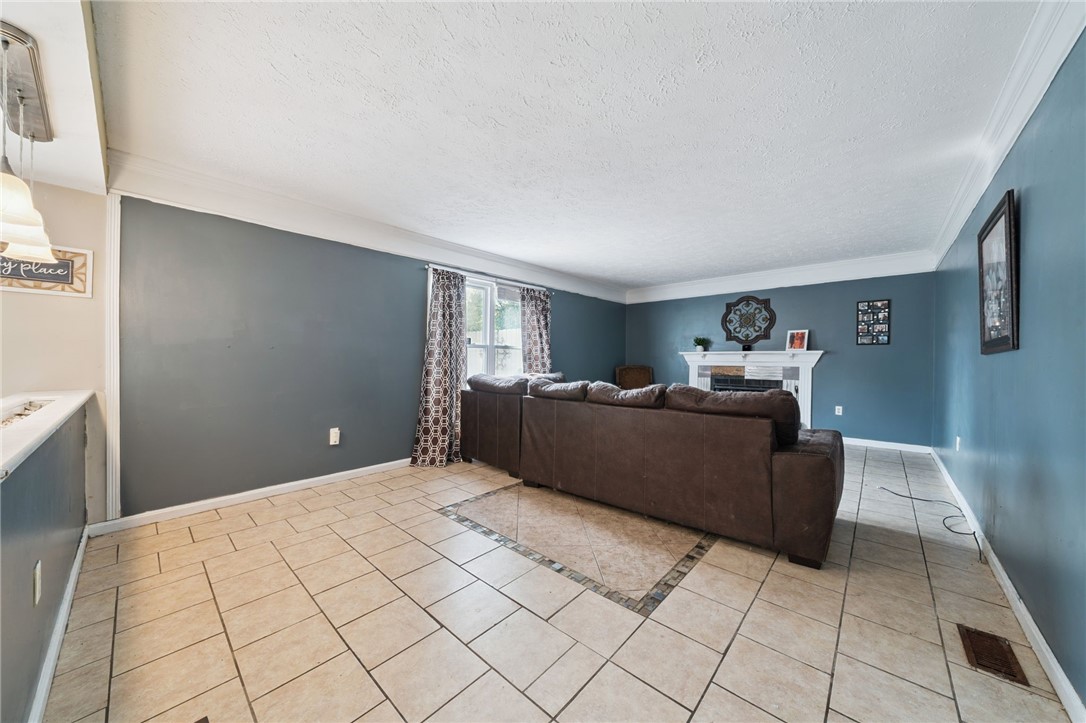 232 Carriage Blvd