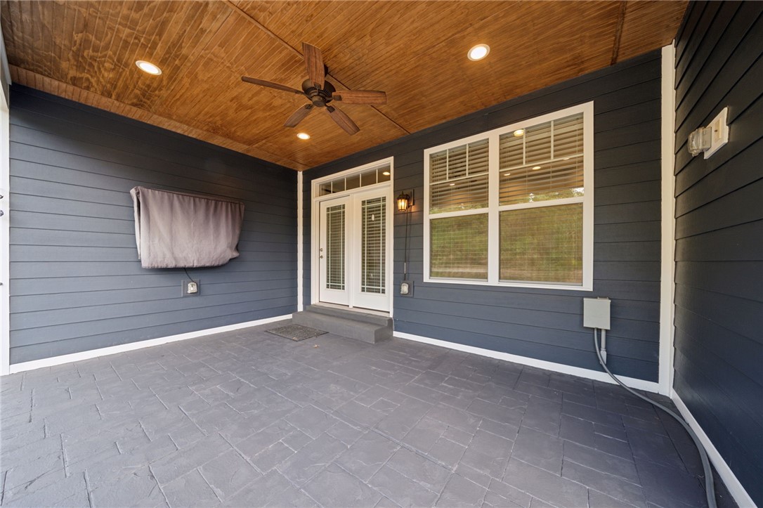 5525 Fontana Court