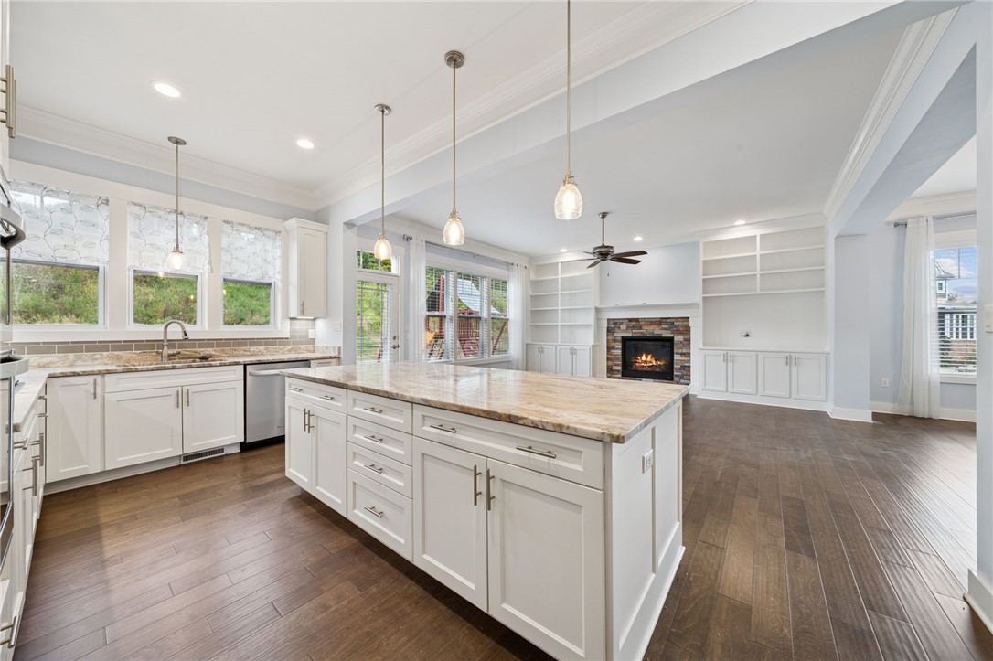 5525 Fontana Court