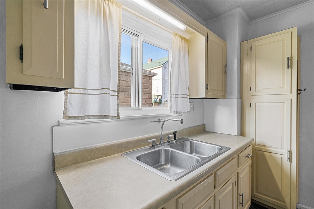 404 1/2 Franklin Ave