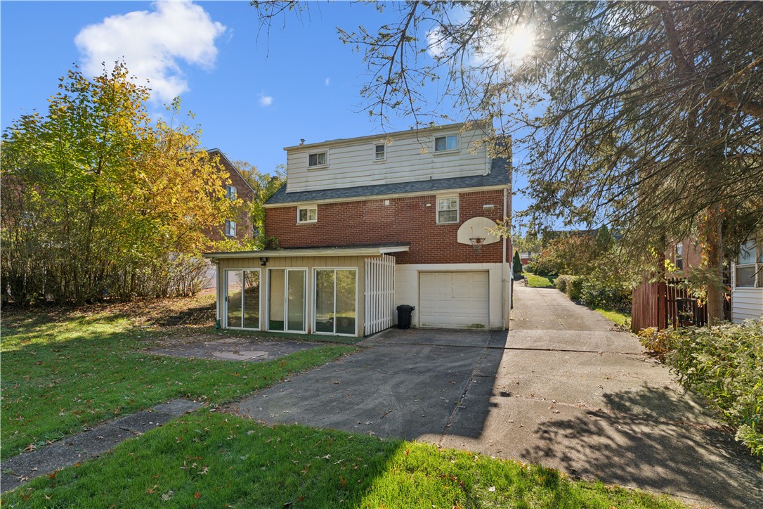 120 Parkwood Dr