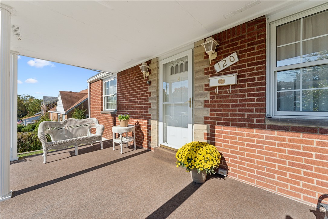 120 Parkwood Dr