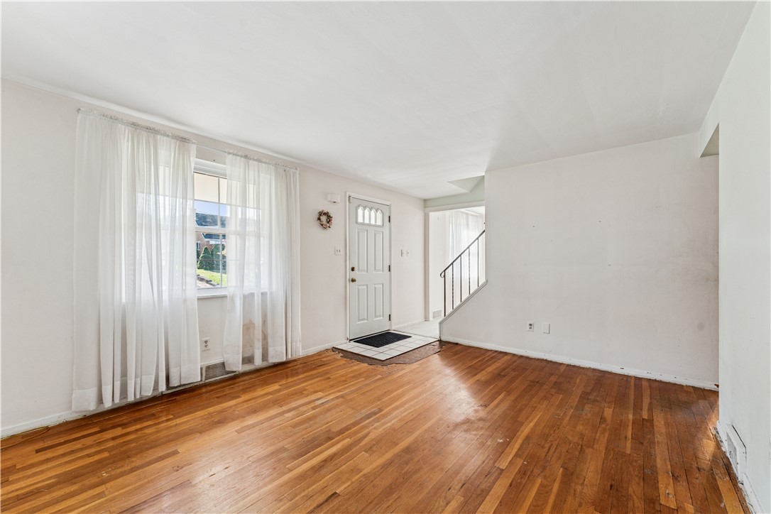120 Parkwood Dr