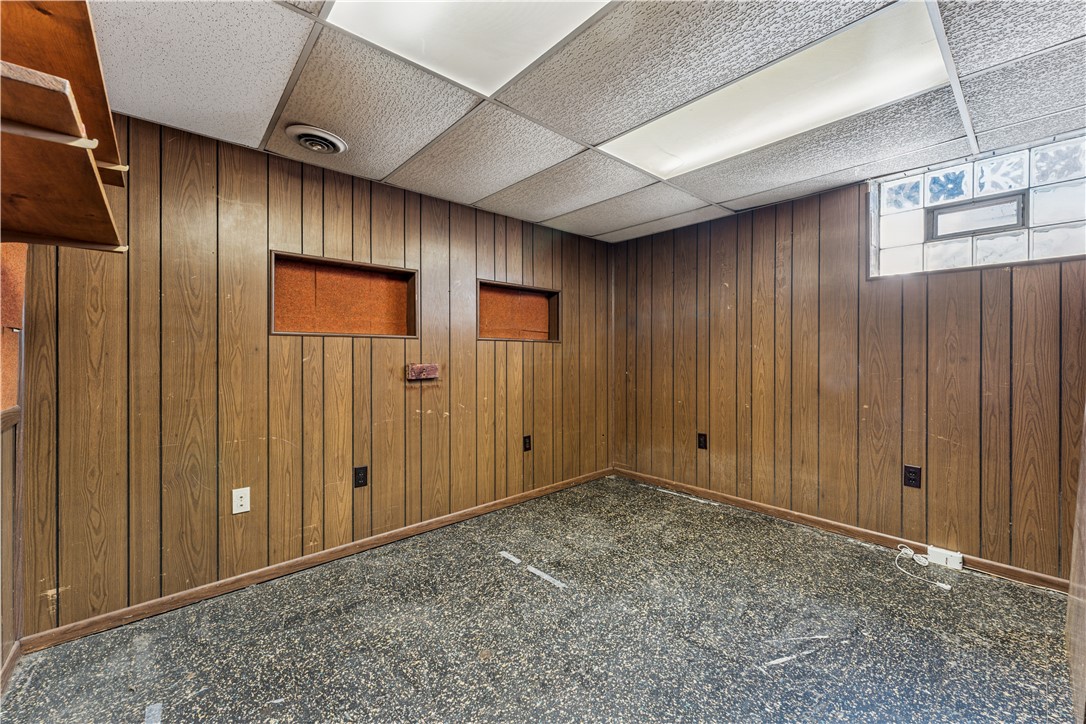 120 Parkwood Dr