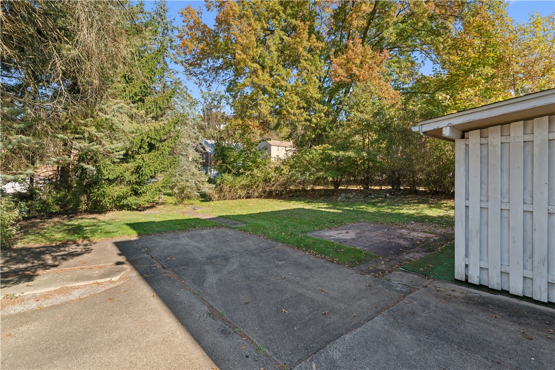 120 Parkwood Dr