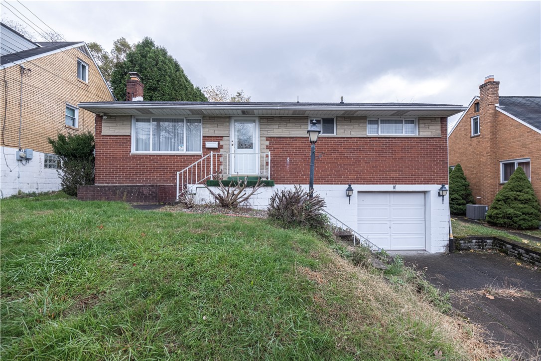 121 Parkwood Dr