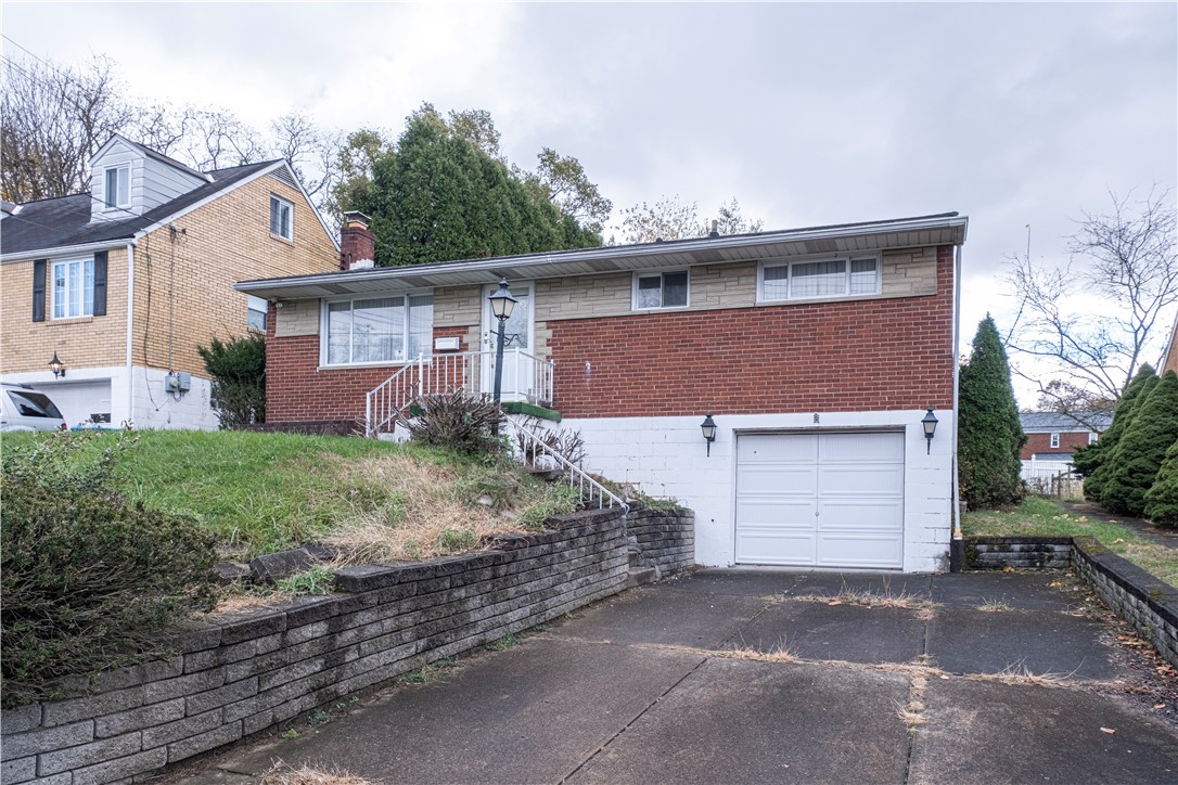 121 Parkwood Dr