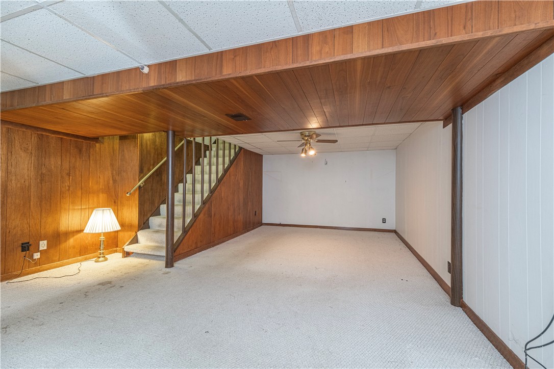 121 Parkwood Dr