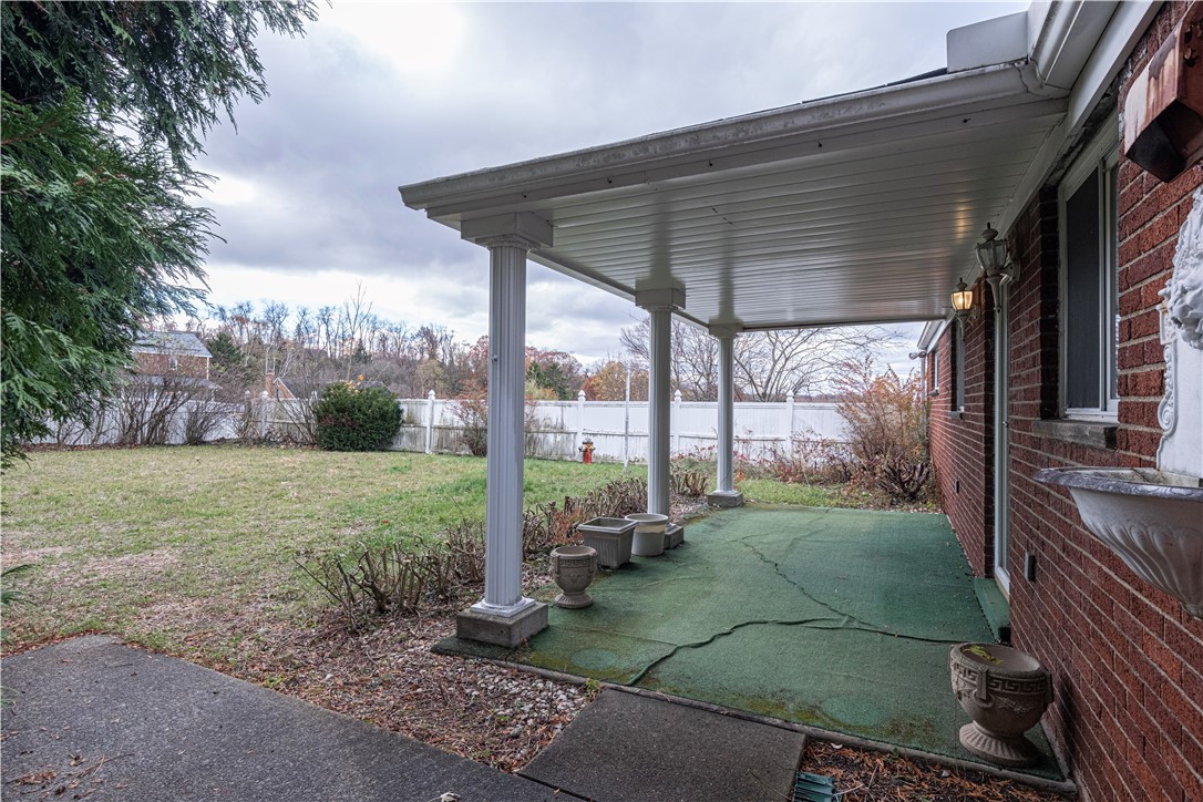 121 Parkwood Dr