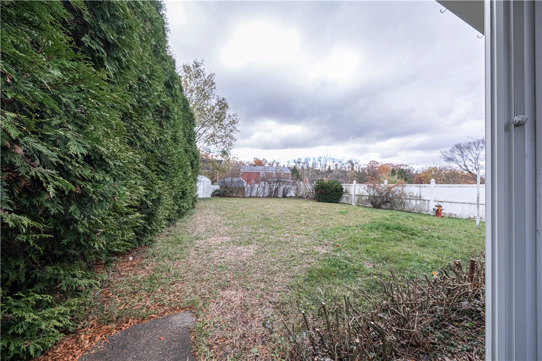 121 Parkwood Dr