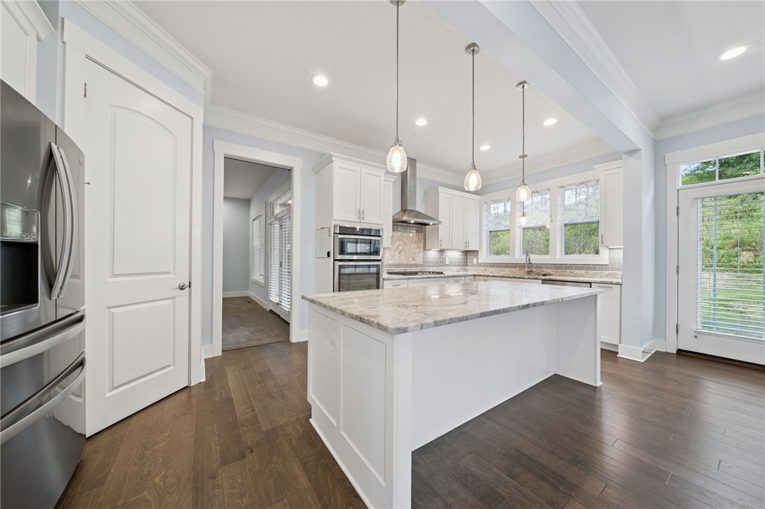 5525 Fontana Court