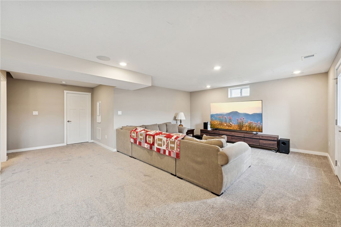 240 Victoria Dr