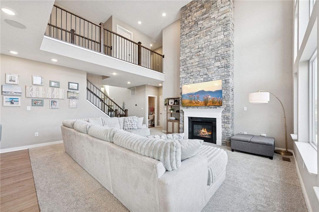 240 Victoria Dr