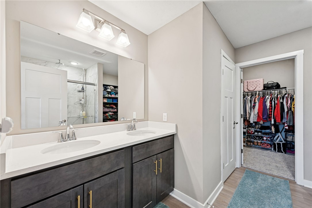 240 Victoria Dr