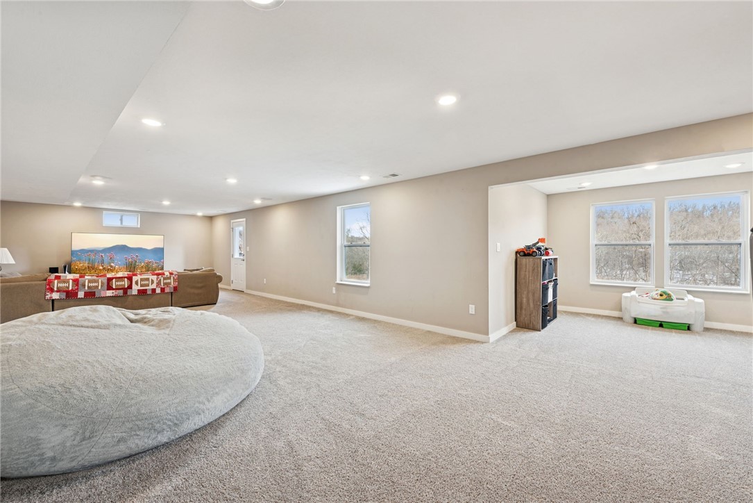240 Victoria Dr