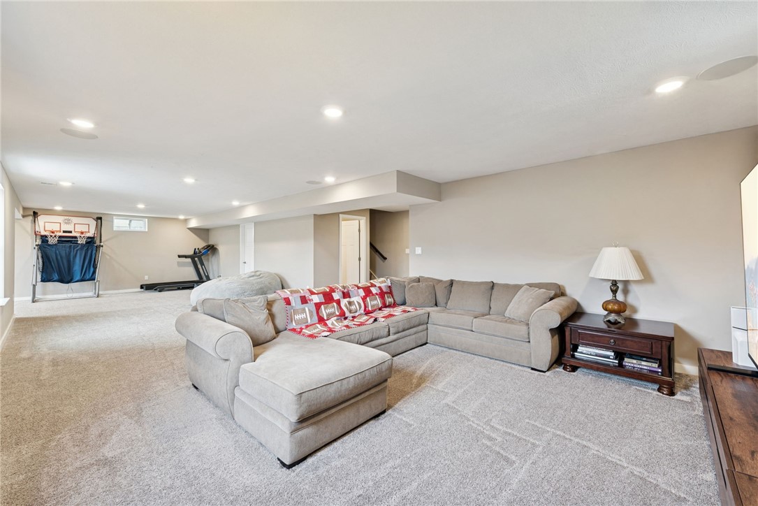 240 Victoria Dr