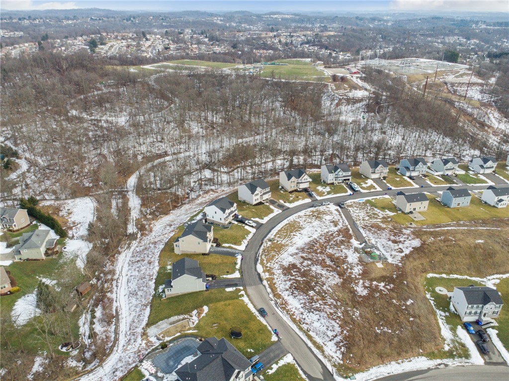240 Victoria Dr