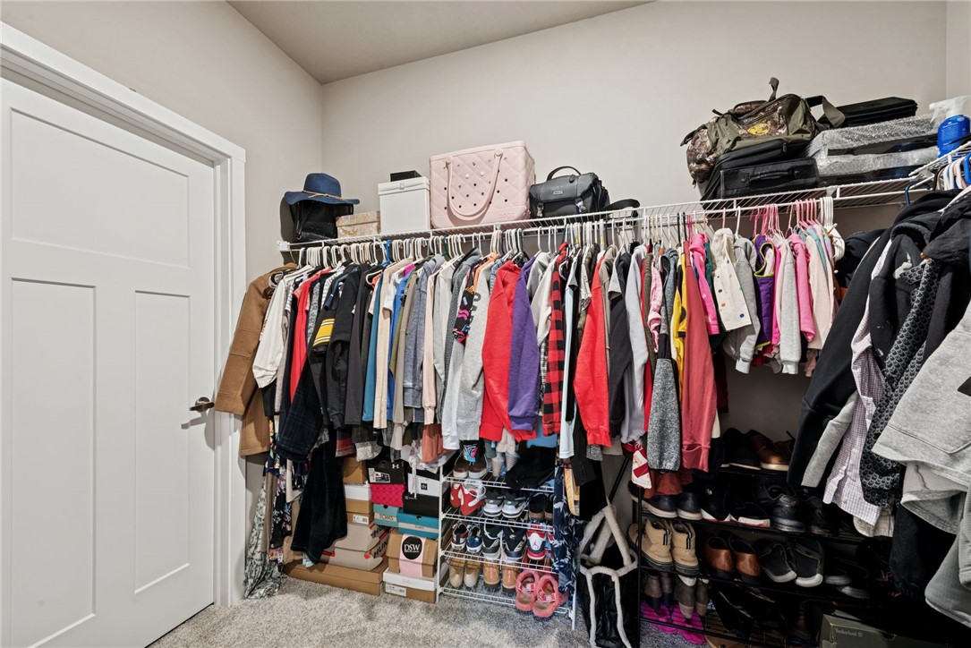 240 Victoria Dr