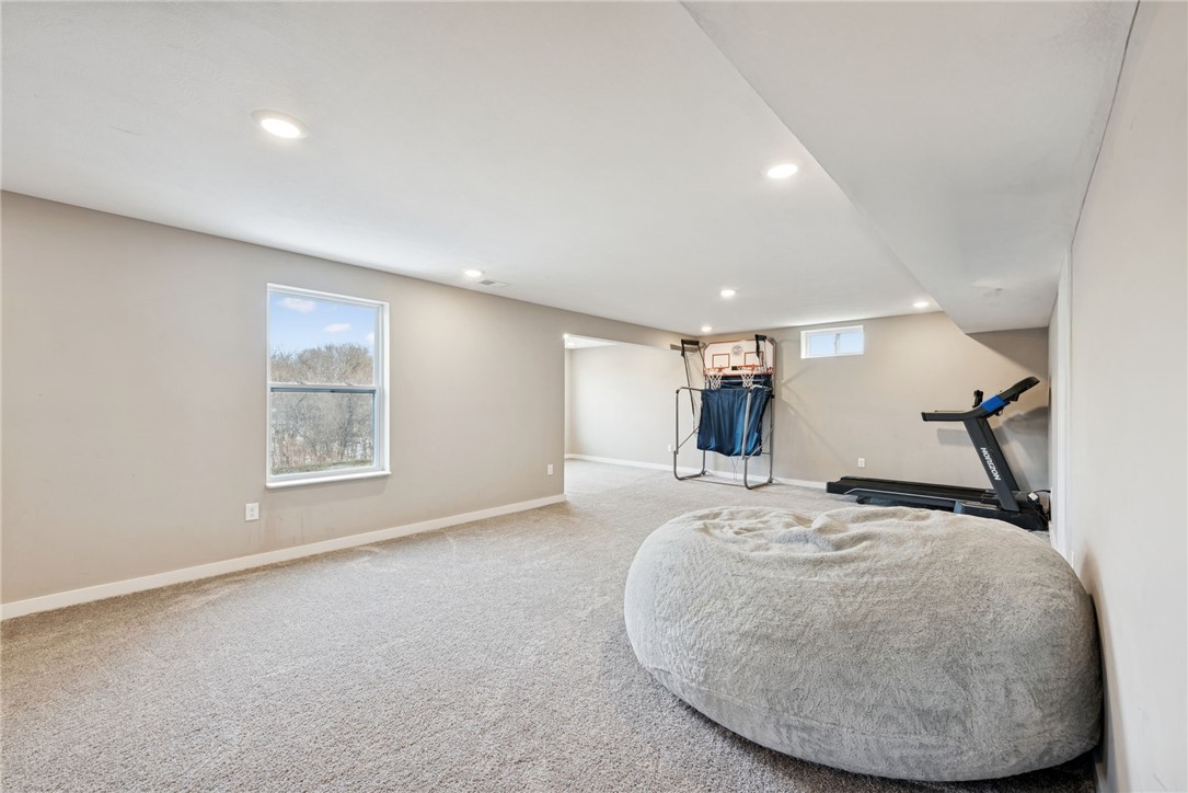 240 Victoria Dr