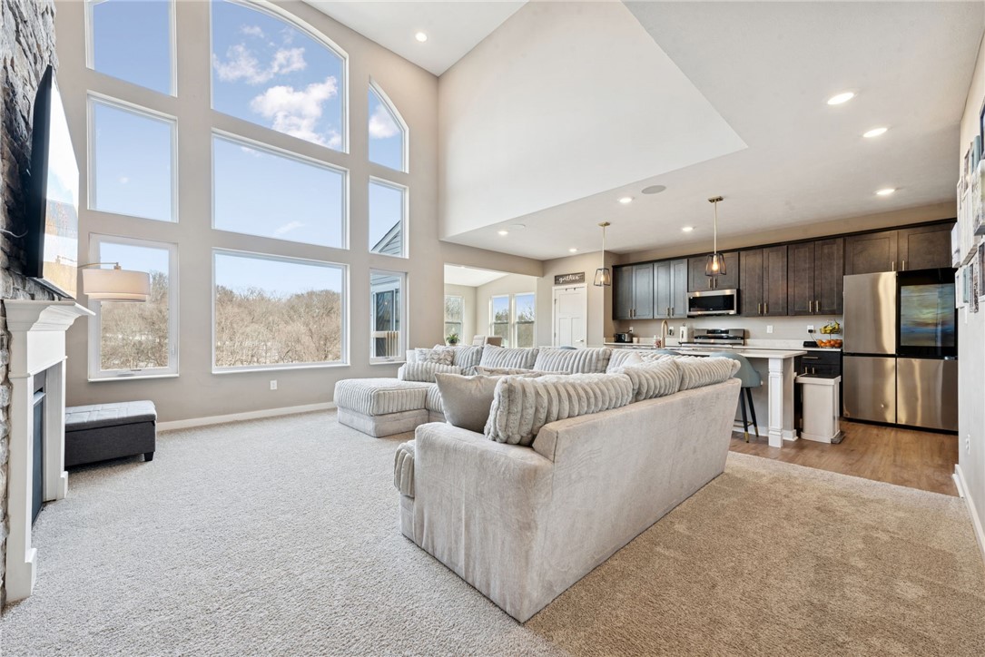240 Victoria Dr