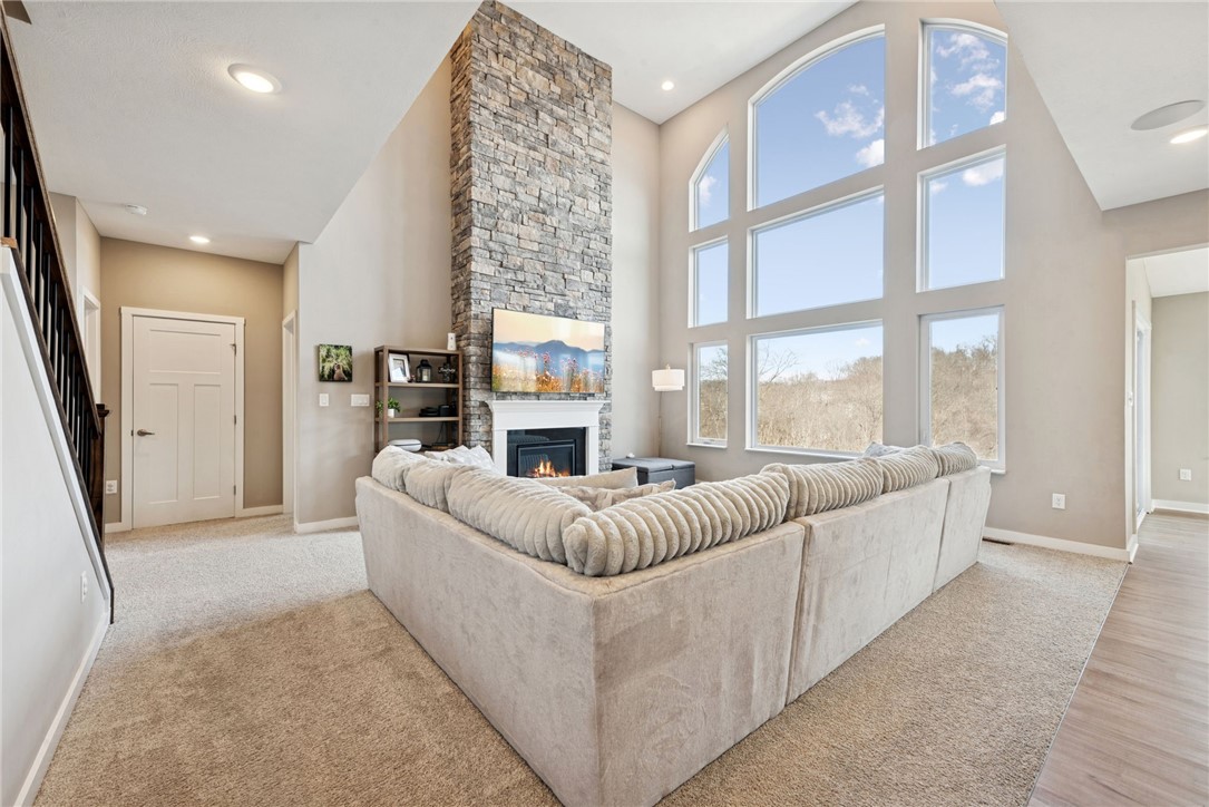 240 Victoria Dr