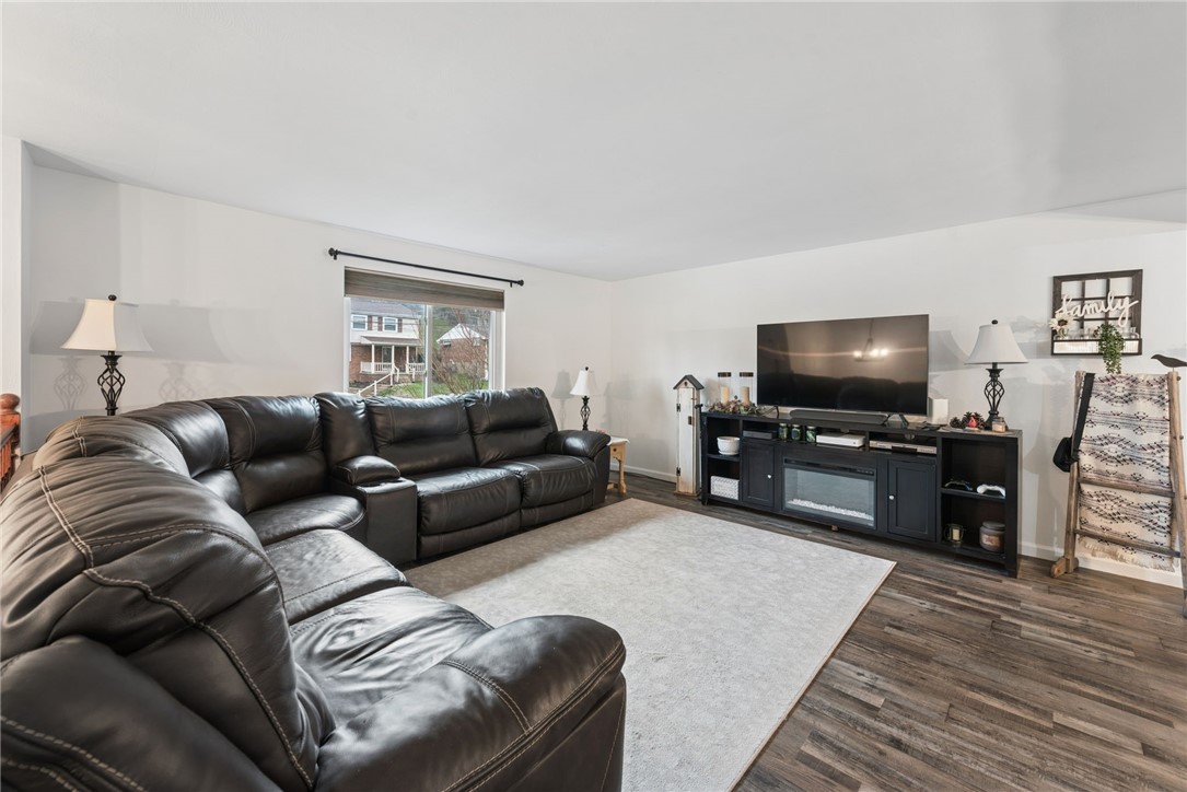 361 Holiday Park Dr