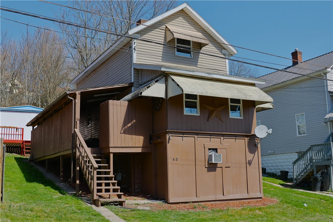 453 Spring St