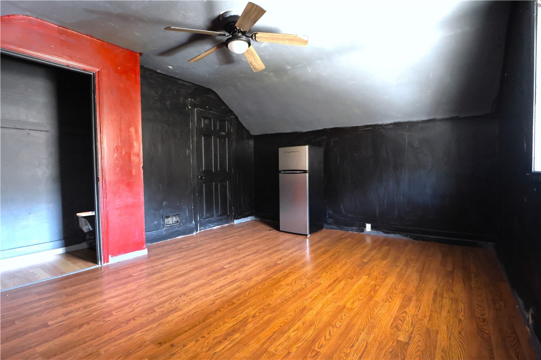 453 Spring St
