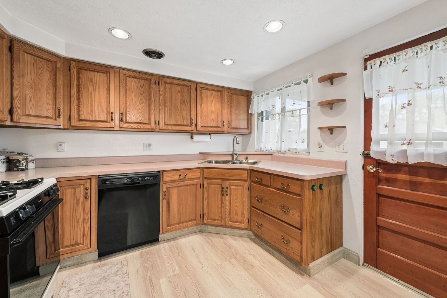 223 E Patty LANE