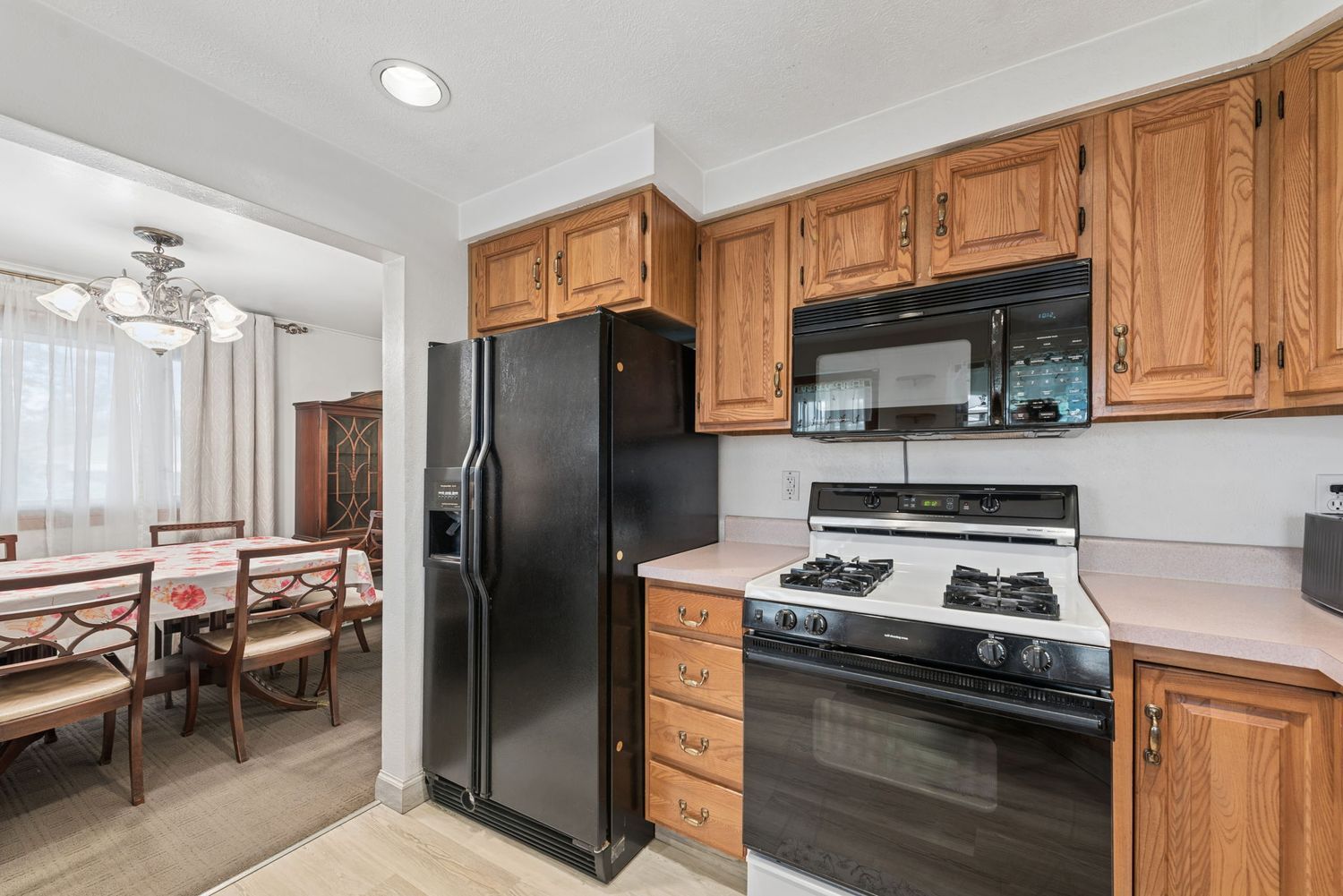 223 E Patty LANE
